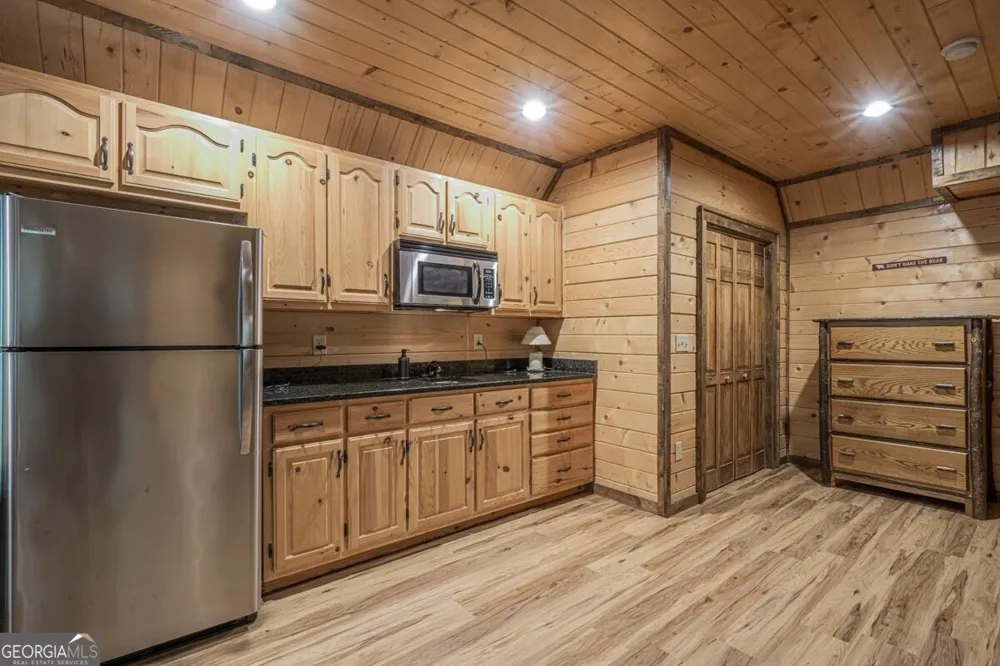 1934 Mountain Tops RD Blue Ridge, GA 30513