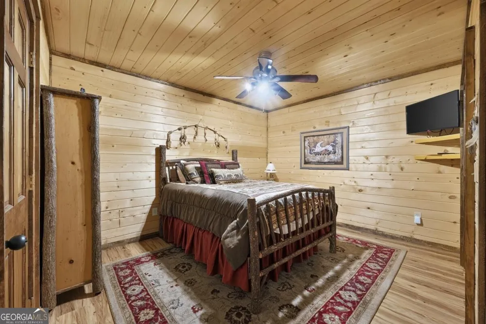 1934 Mountain Tops RD Blue Ridge, GA 30513