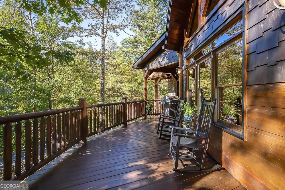 1934 Mountain Tops RD Blue Ridge, GA 30513