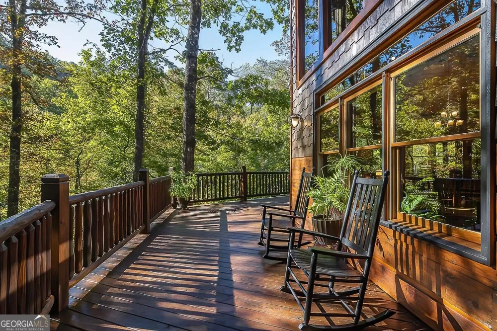 1934 Mountain Tops RD Blue Ridge, GA 30513