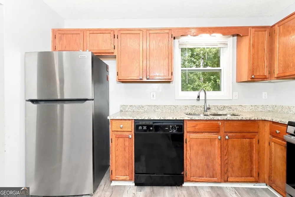 229 Hampton DR Dallas, GA 30132