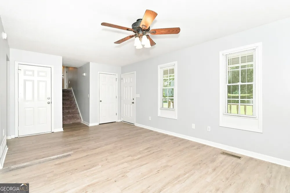 229 Hampton DR Dallas, GA 30132