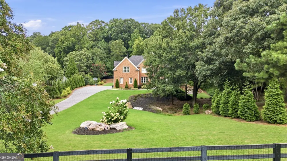 8365 Hurakan Creek XING Cumming, GA 30028