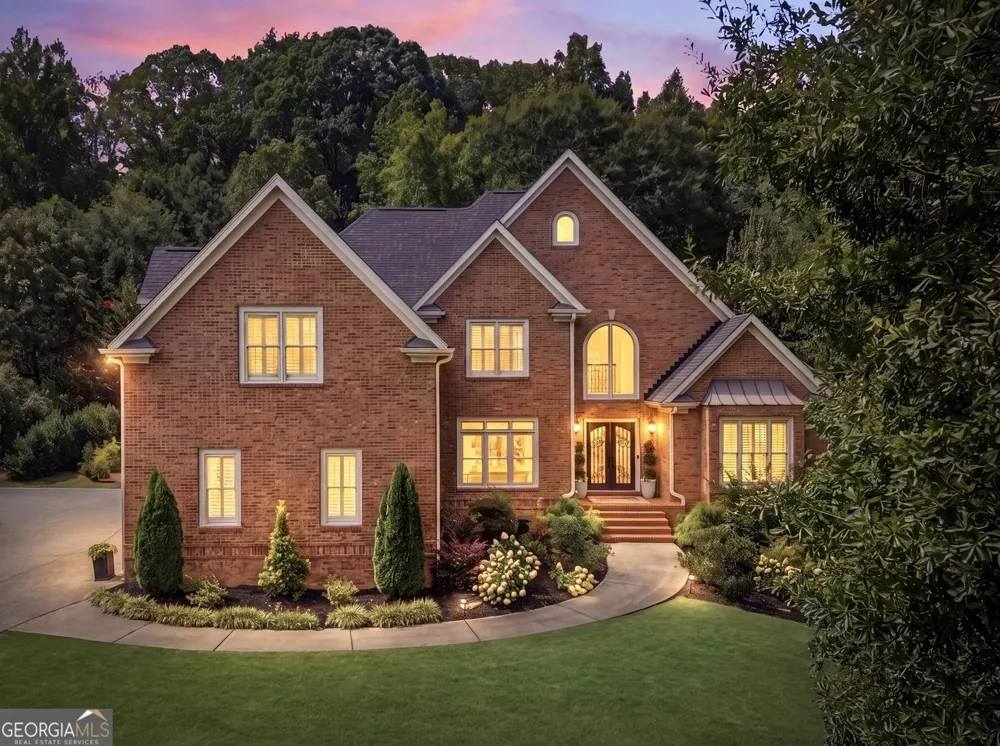 8365 Hurakan Creek XING Cumming, GA 30028