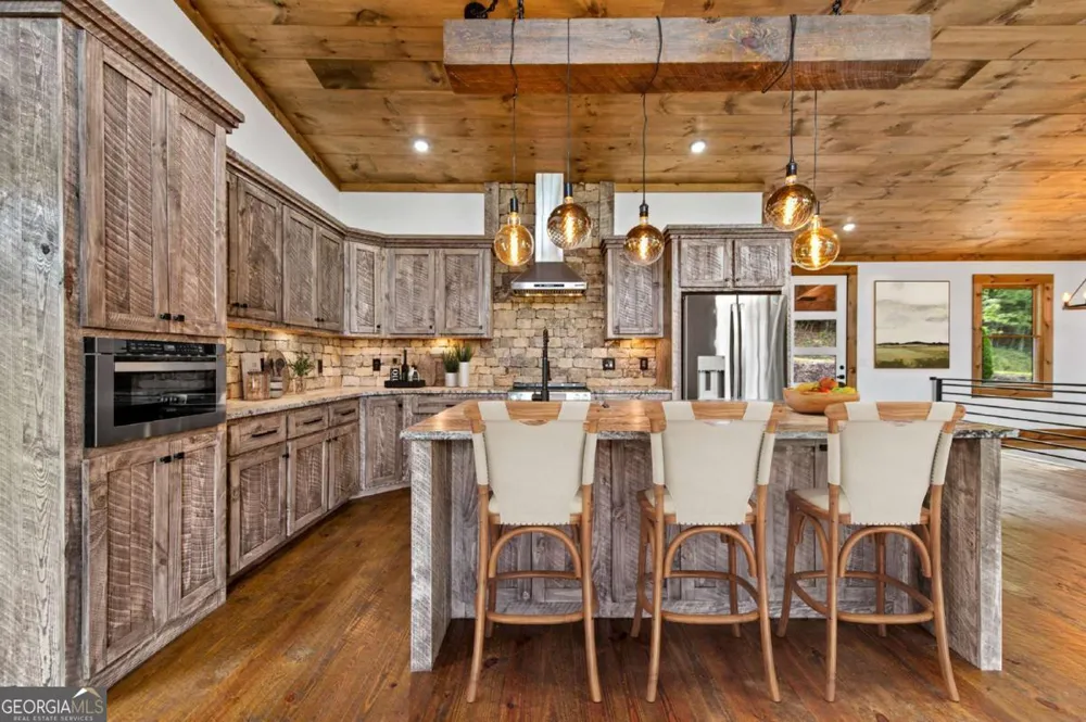 65 Wolf Creek HTS Mineral Bluff, GA 30559
