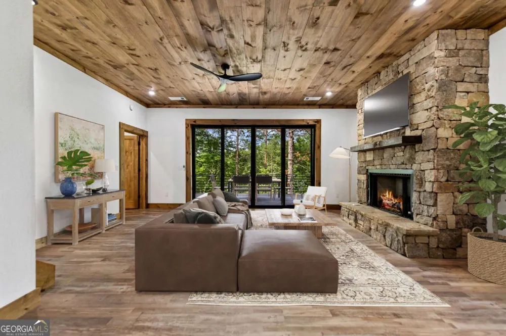 65 Wolf Creek HTS Mineral Bluff, GA 30559