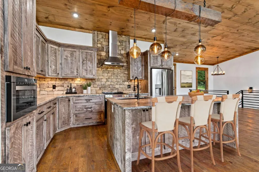 65 Wolf Creek HTS Mineral Bluff, GA 30559