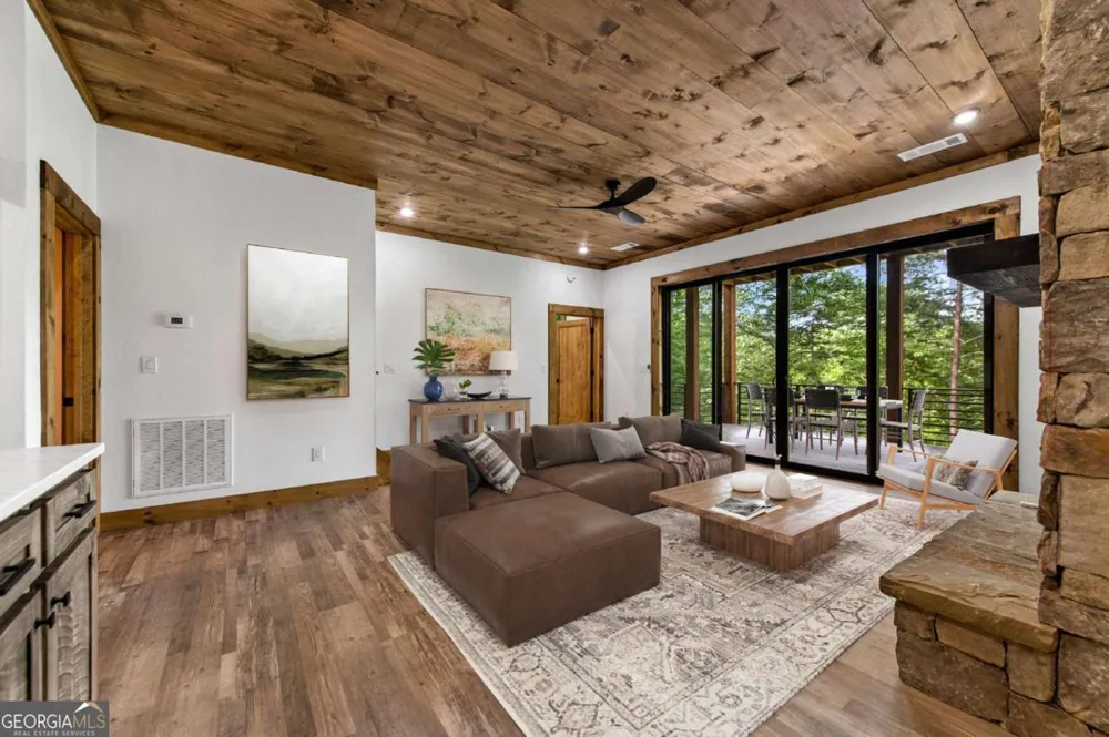 65 Wolf Creek HTS Mineral Bluff, GA 30559