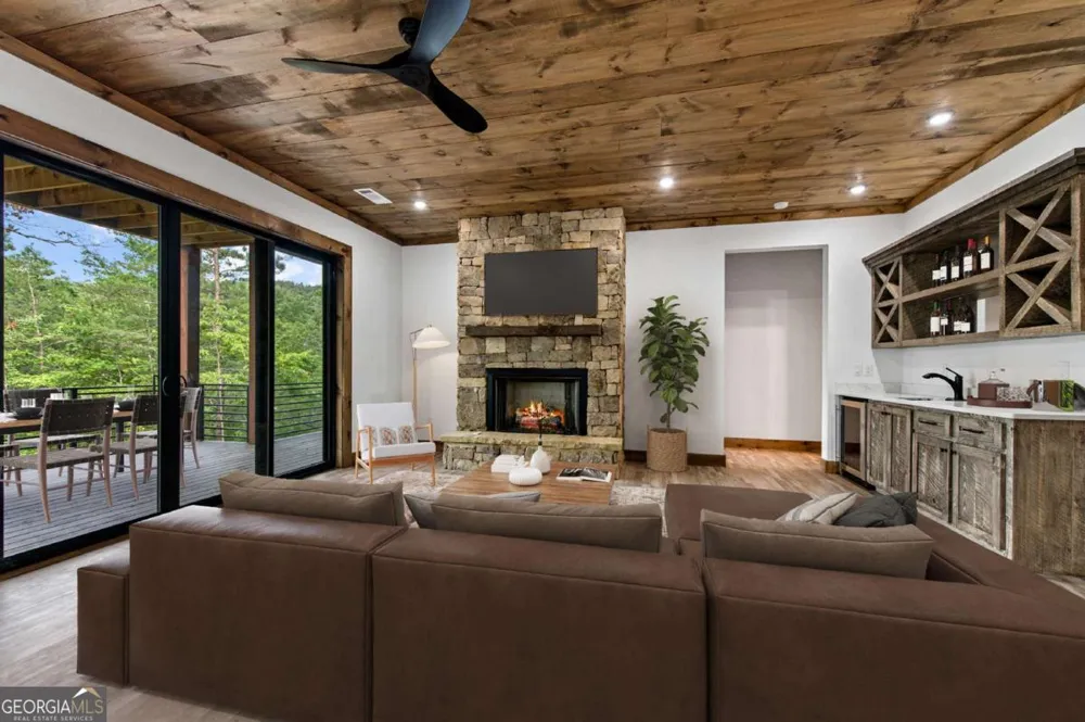 65 Wolf Creek HTS Mineral Bluff, GA 30559