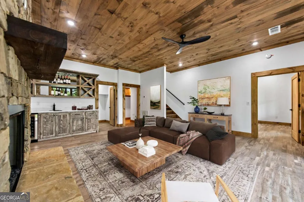 65 Wolf Creek HTS Mineral Bluff, GA 30559
