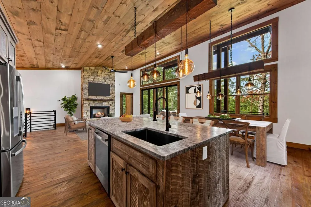 65 Wolf Creek HTS Mineral Bluff, GA 30559