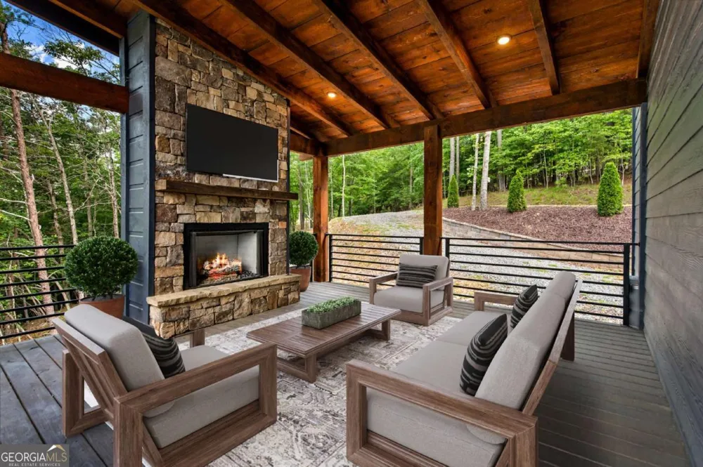 65 Wolf Creek HTS Mineral Bluff, GA 30559