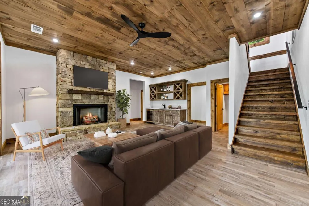 65 Wolf Creek HTS Mineral Bluff, GA 30559