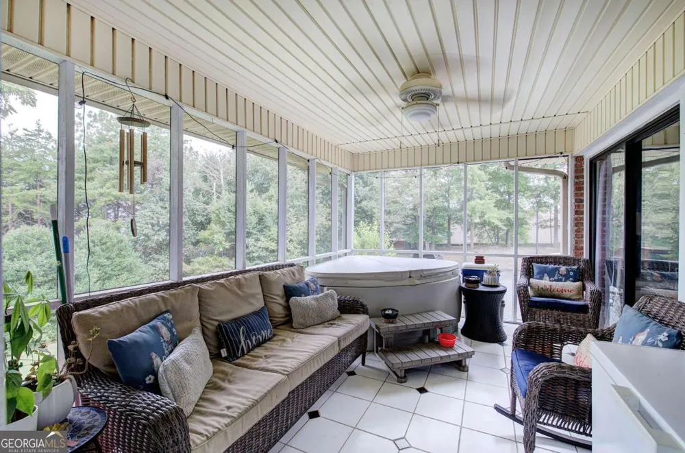 272 Mount Vernon DR Calhoun, GA 30701