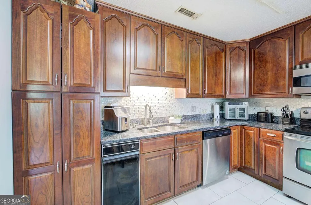 272 Mount Vernon DR Calhoun, GA 30701