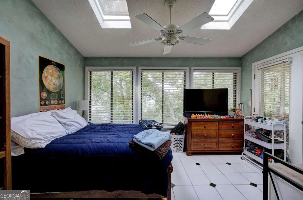 272 Mount Vernon DR Calhoun, GA 30701