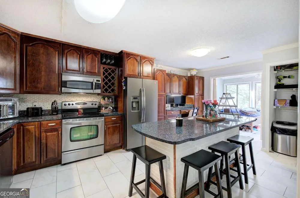 272 Mount Vernon DR Calhoun, GA 30701