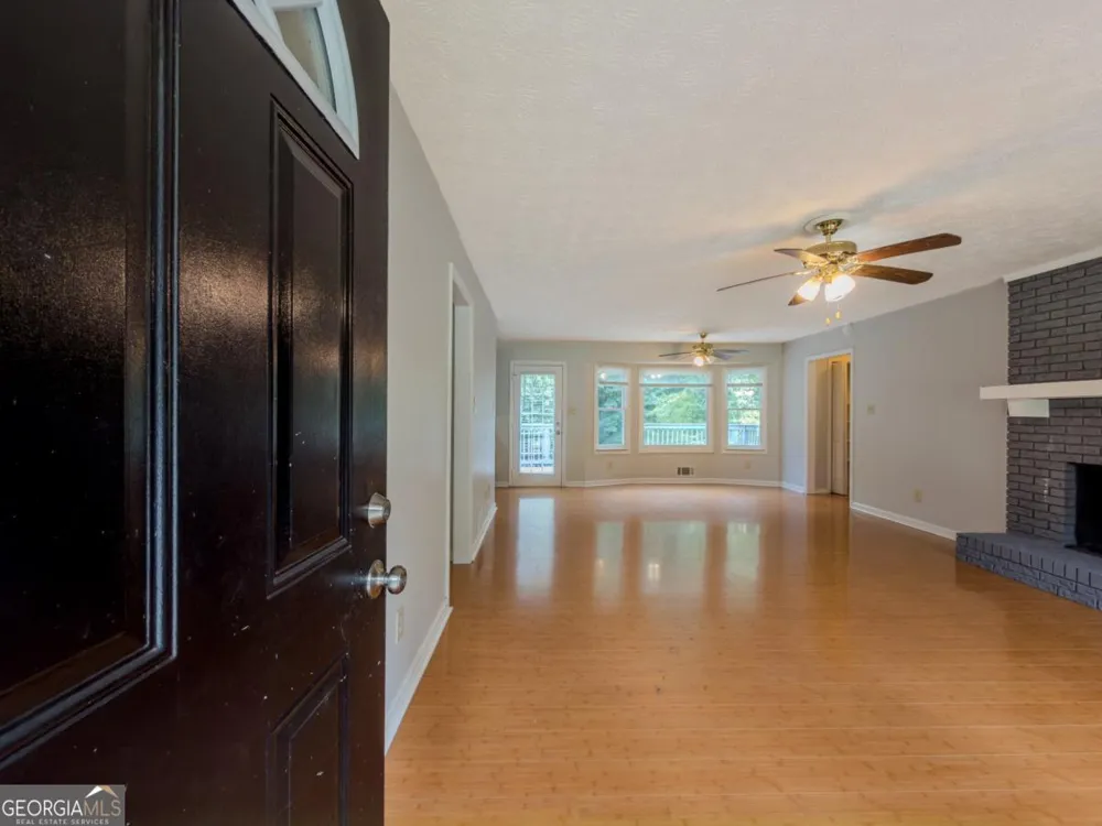 2050 Abington LN Snellville, GA 30078