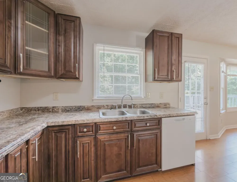 2050 Abington LN Snellville, GA 30078