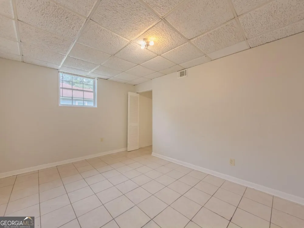 2050 Abington LN Snellville, GA 30078