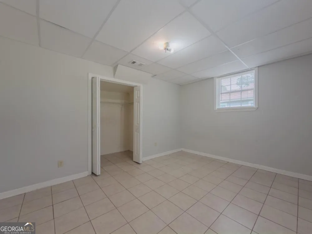 2050 Abington LN Snellville, GA 30078