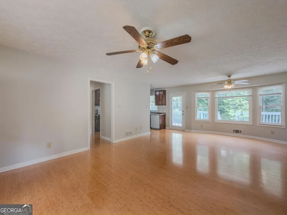 2050 Abington LN Snellville, GA 30078