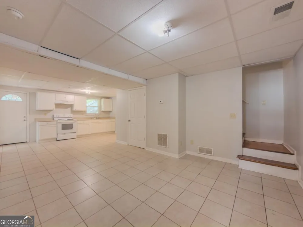 2050 Abington LN Snellville, GA 30078