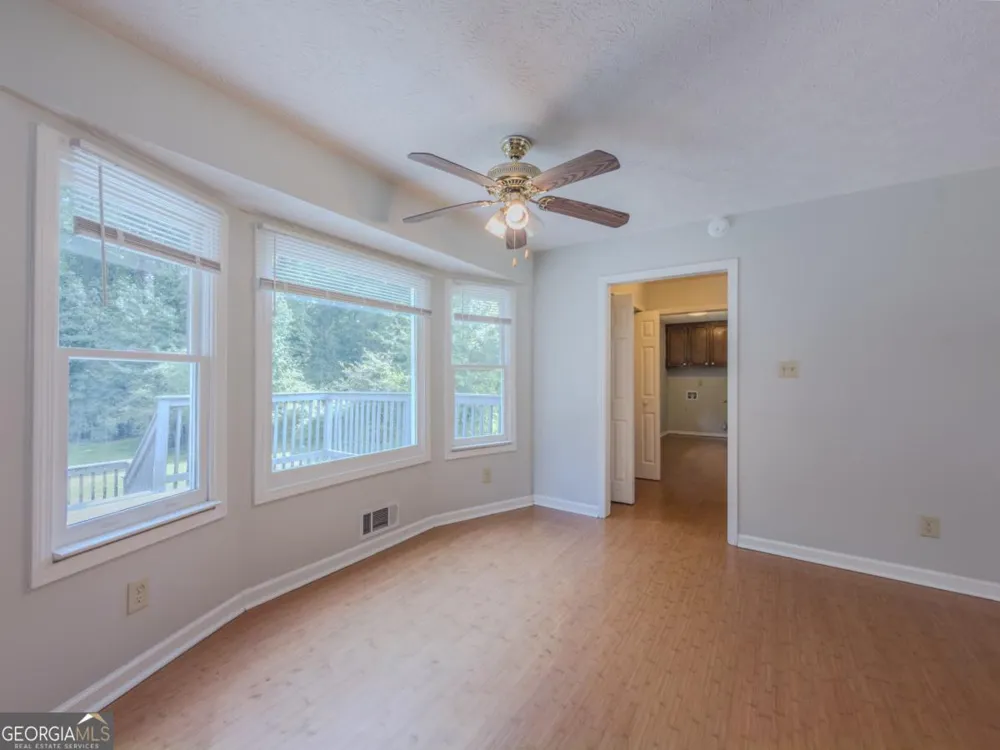 2050 Abington LN Snellville, GA 30078