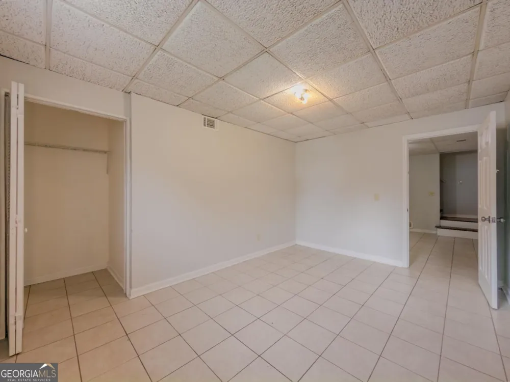 2050 Abington LN Snellville, GA 30078