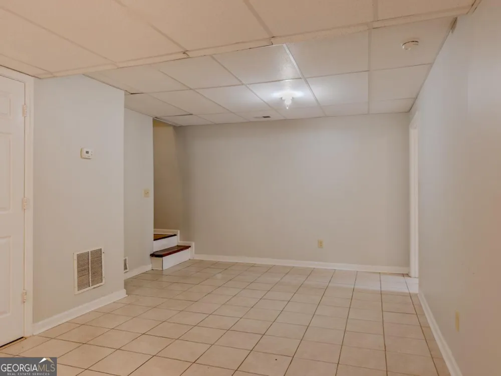 2050 Abington LN Snellville, GA 30078