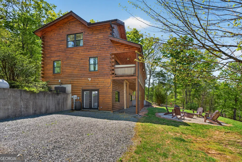 385 Shields RD Mineral Bluff, GA 30559