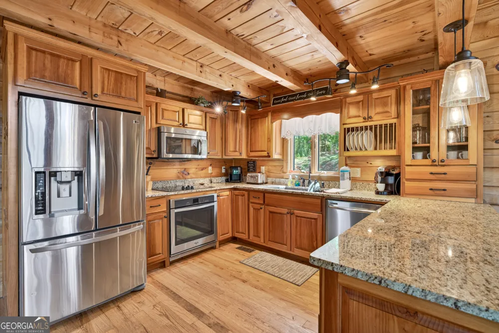 385 Shields RD Mineral Bluff, GA 30559