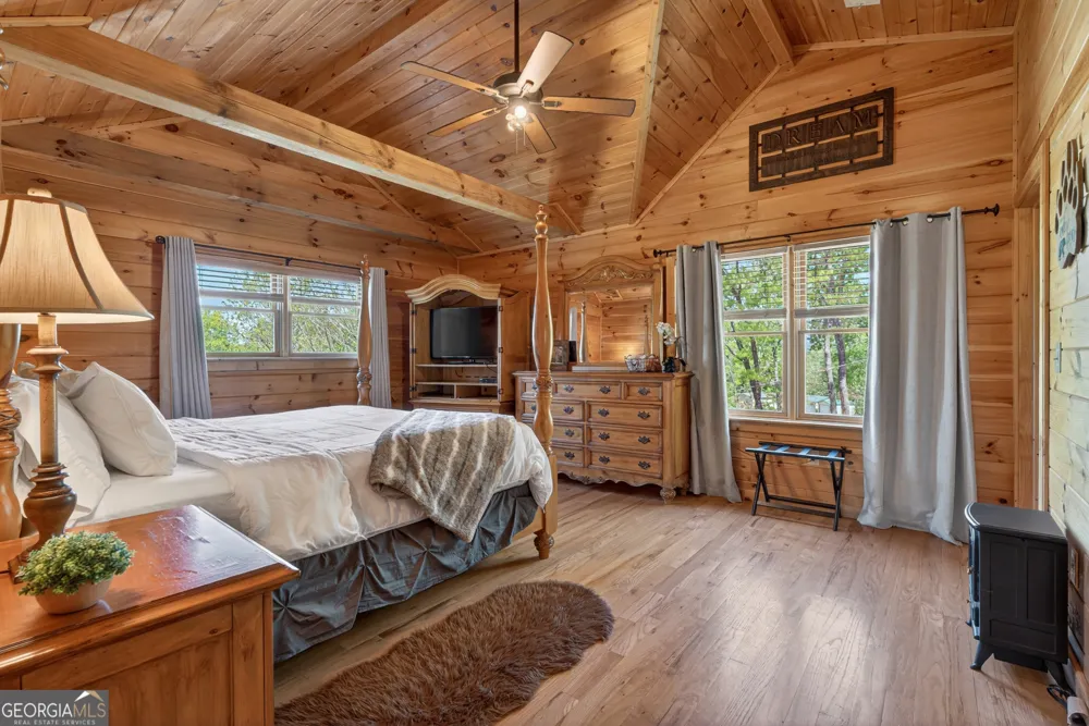 385 Shields RD Mineral Bluff, GA 30559