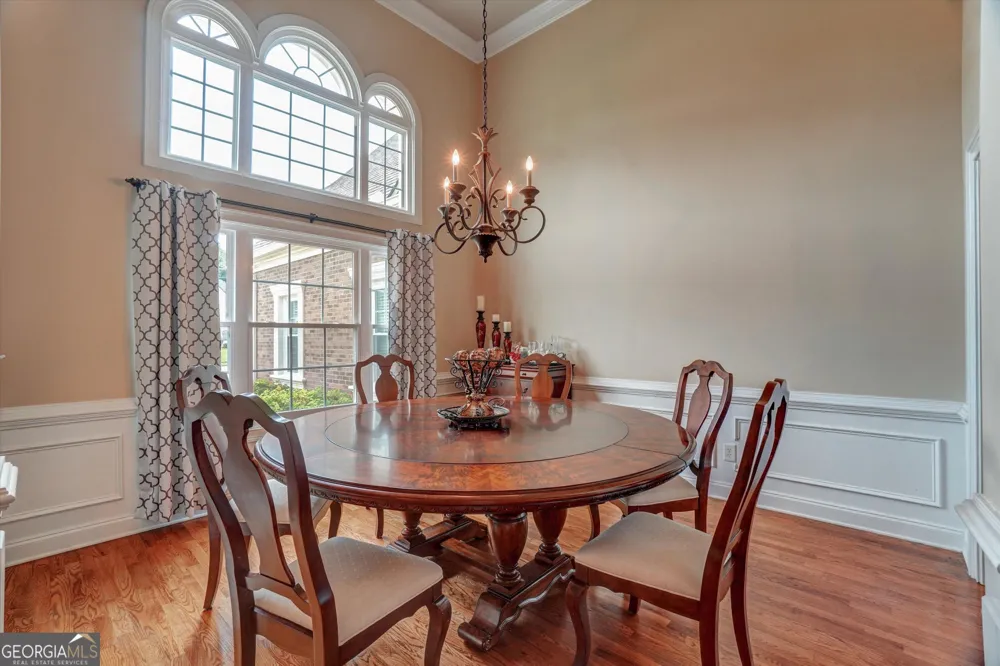 5813 Coles CT Buford, GA 30518