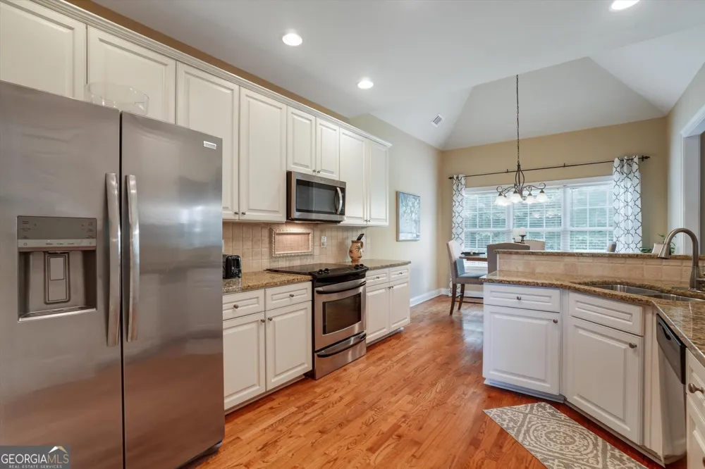 5813 Coles CT Buford, GA 30518