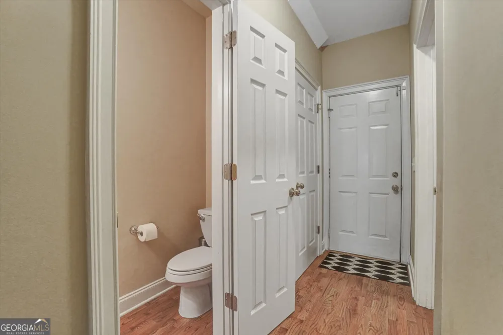 5813 Coles CT Buford, GA 30518