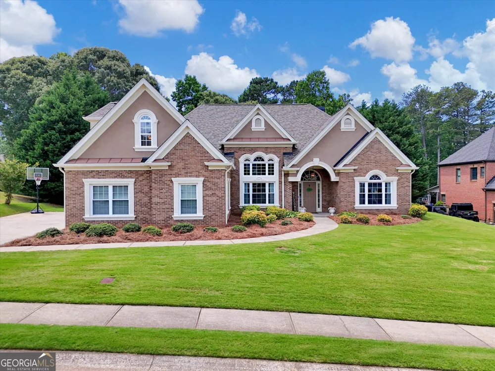 5813 Coles CT Buford, GA 30518
