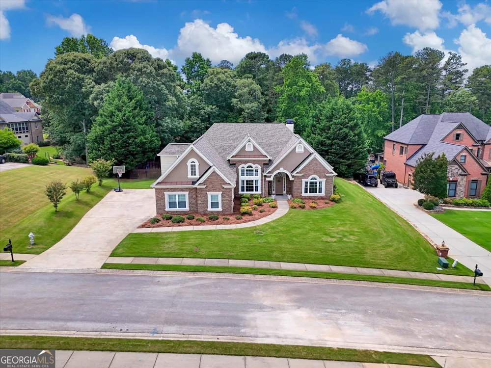 5813 Coles CT Buford, GA 30518