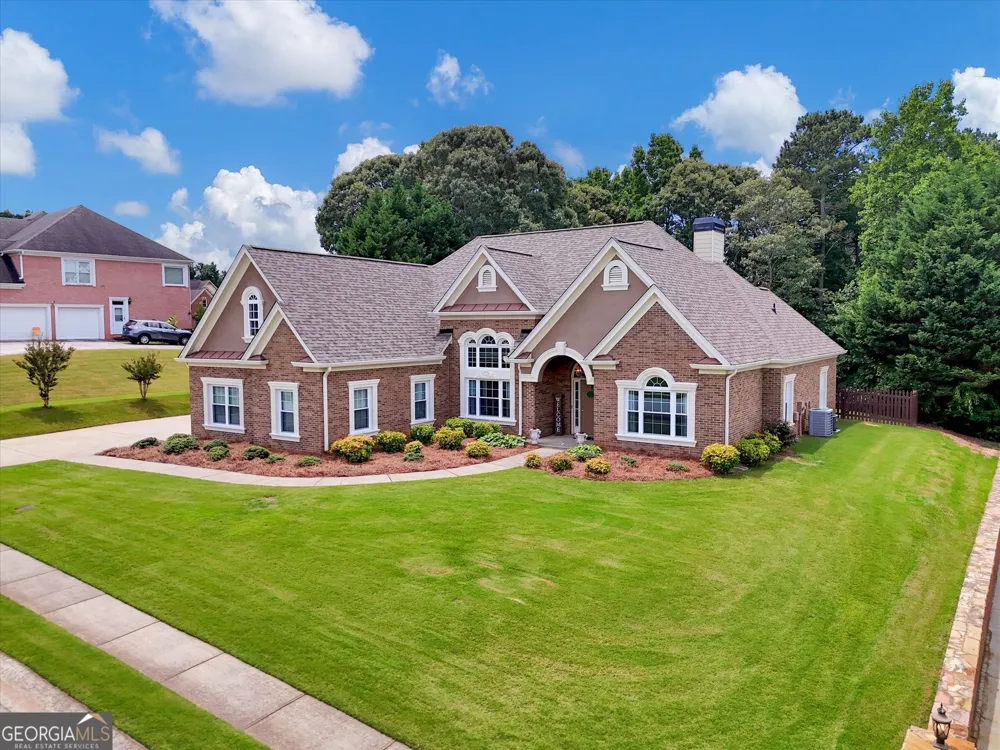 5813 Coles CT Buford, GA 30518