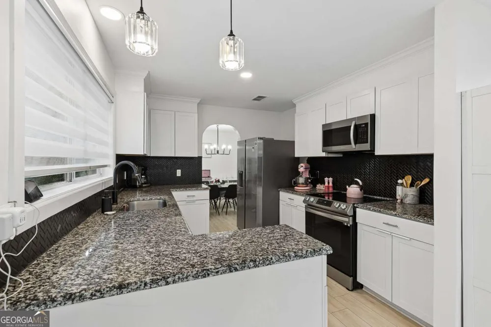 700 Cedar Knoll DR Roswell, GA 30076