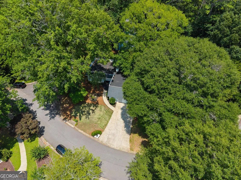 700 Cedar Knoll DR Roswell, GA 30076