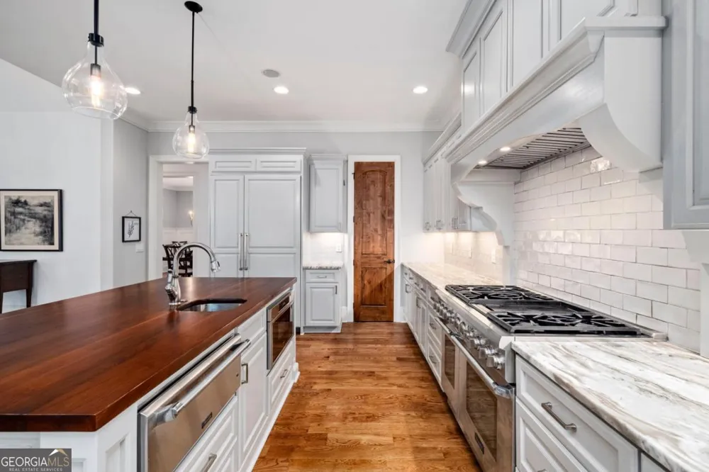 6321 Hunting Creek RD Sandy Springs, GA 30328