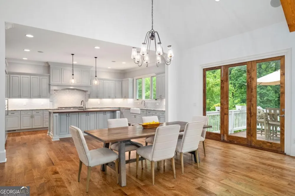 6321 Hunting Creek RD Sandy Springs, GA 30328