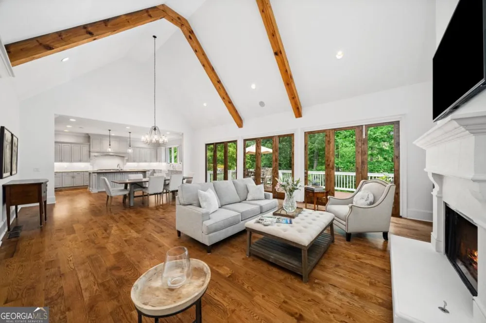 6321 Hunting Creek RD Sandy Springs, GA 30328