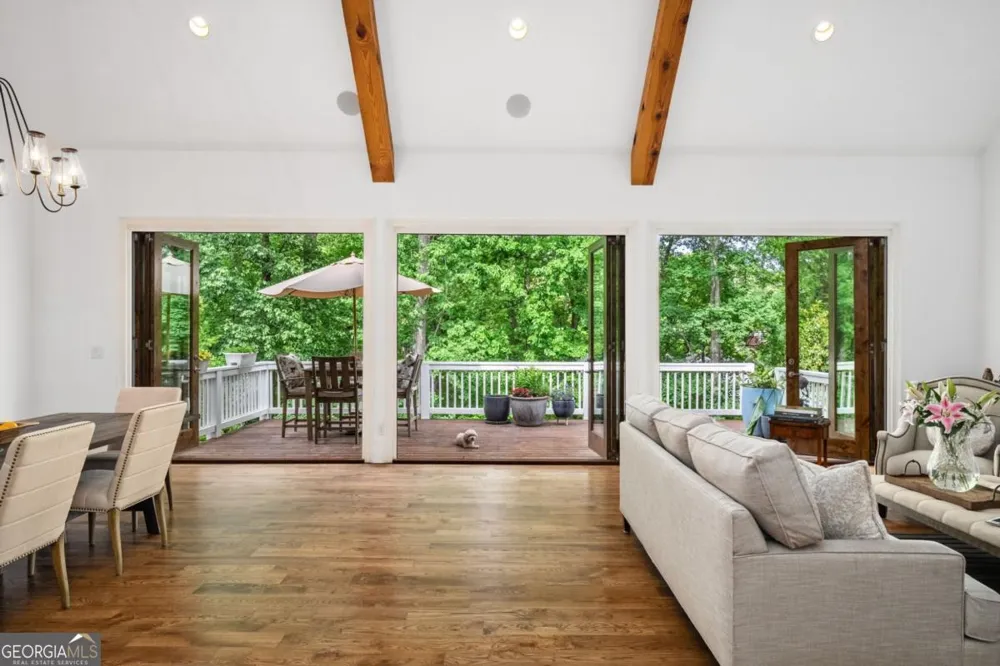 6321 Hunting Creek RD Sandy Springs, GA 30328