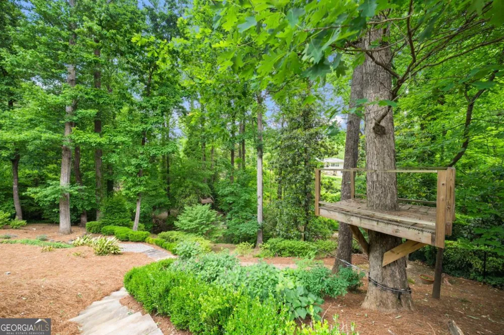 6321 Hunting Creek RD Sandy Springs, GA 30328