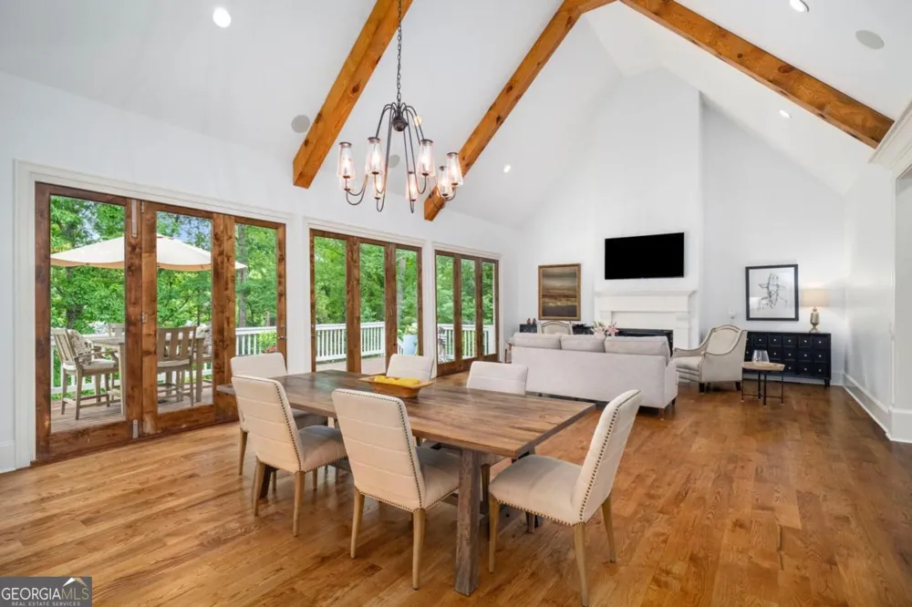 6321 Hunting Creek RD Sandy Springs, GA 30328