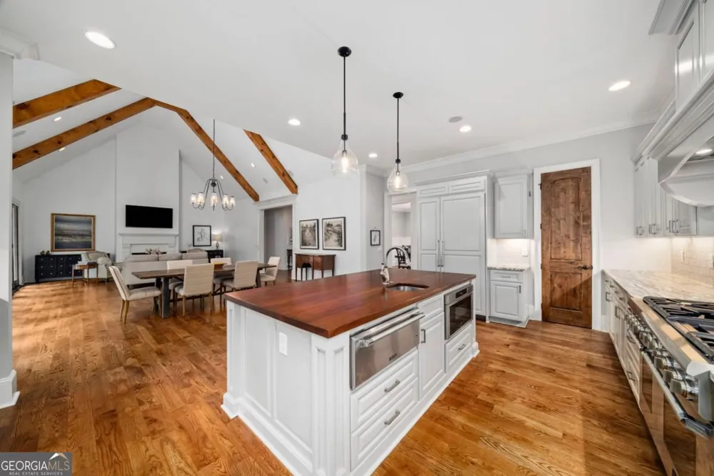 6321 Hunting Creek RD Sandy Springs, GA 30328