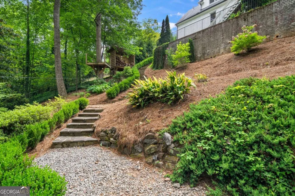 6321 Hunting Creek RD Sandy Springs, GA 30328