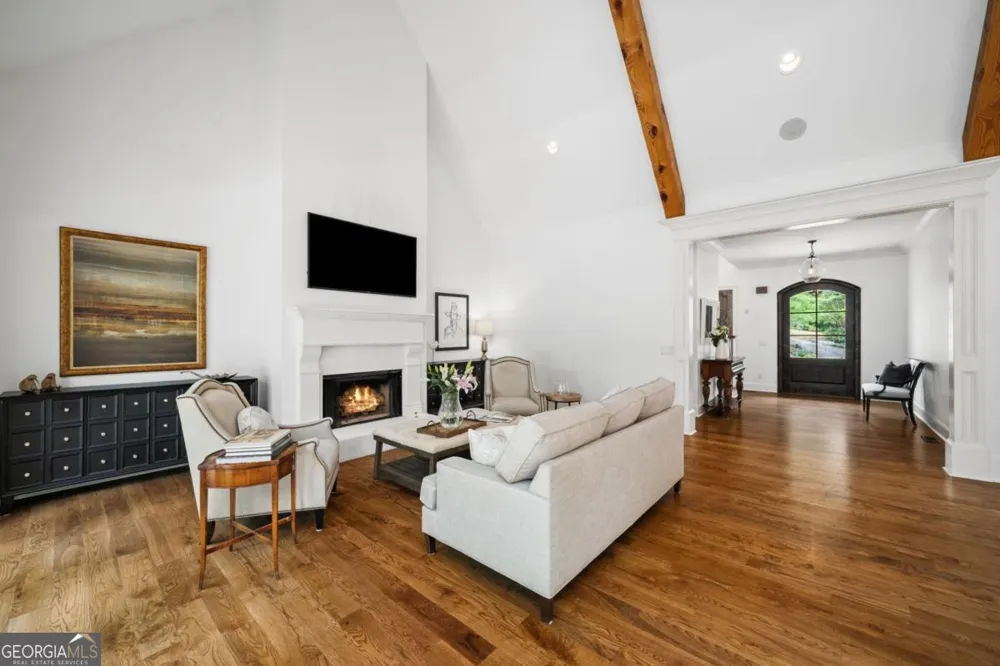 6321 Hunting Creek RD Sandy Springs, GA 30328